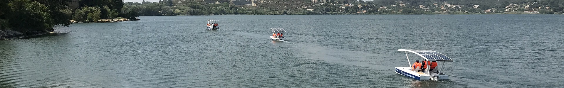 Naviguez sur l'étang de l'Olivier