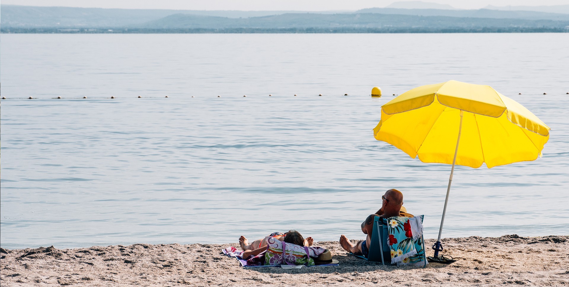 plages-two-black-cameras-2891