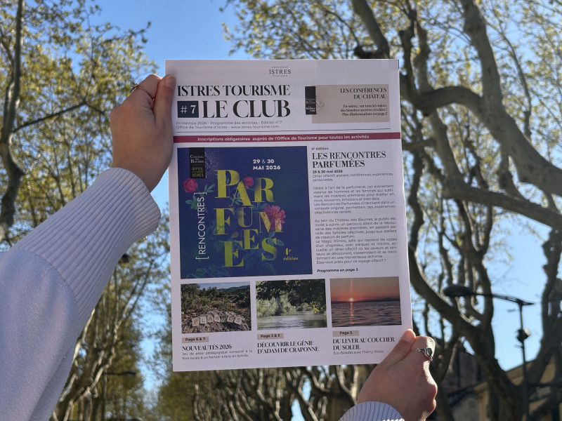 couverture du journal des activités d'istres tourisme le club