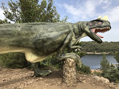 Dinosaur'Istres à proximité de l'étang de l'Olivier d'Istres