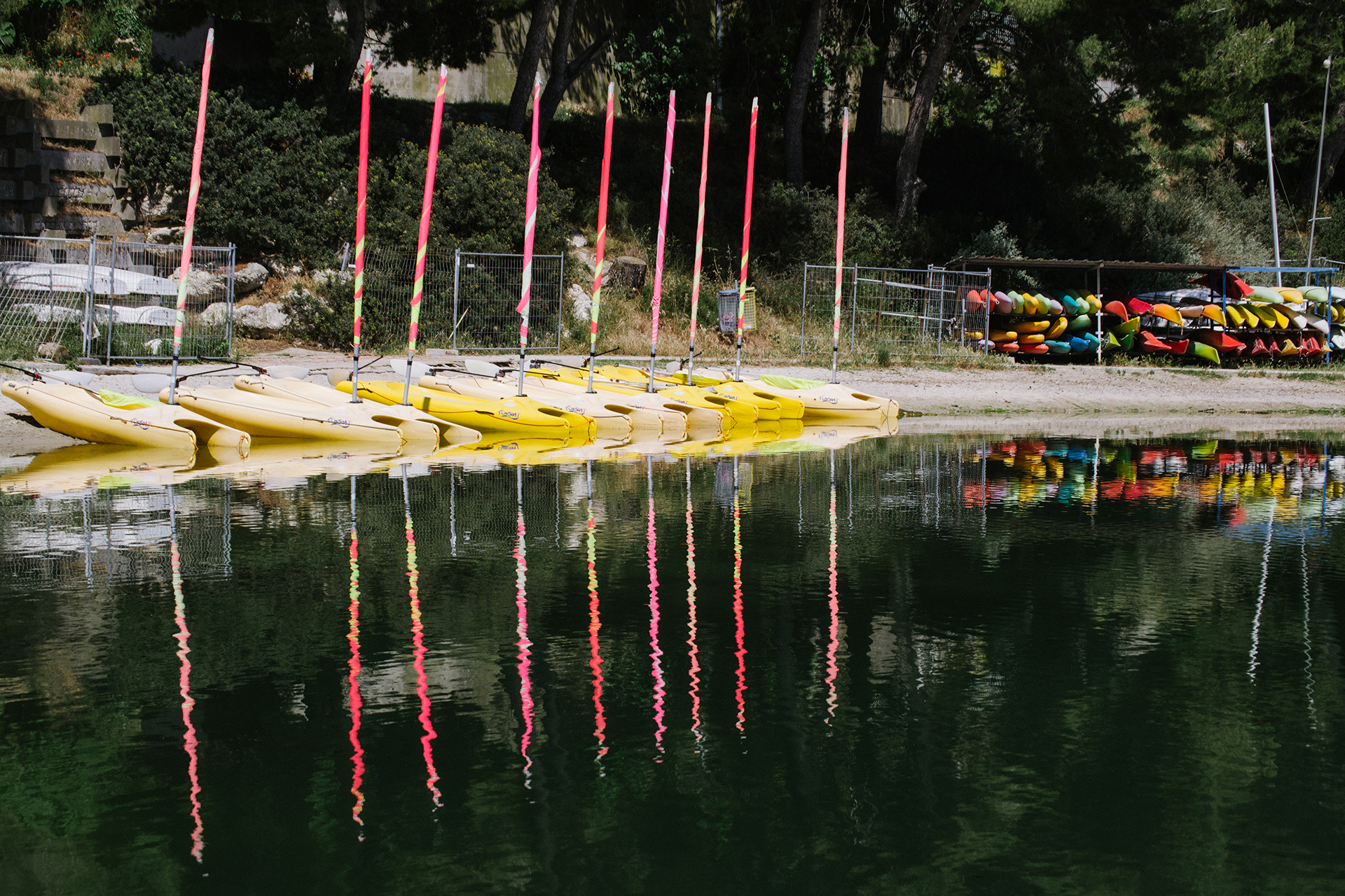 Activités nautiques au départ du port des heures Claires d'Istres - © Two Black Cameras