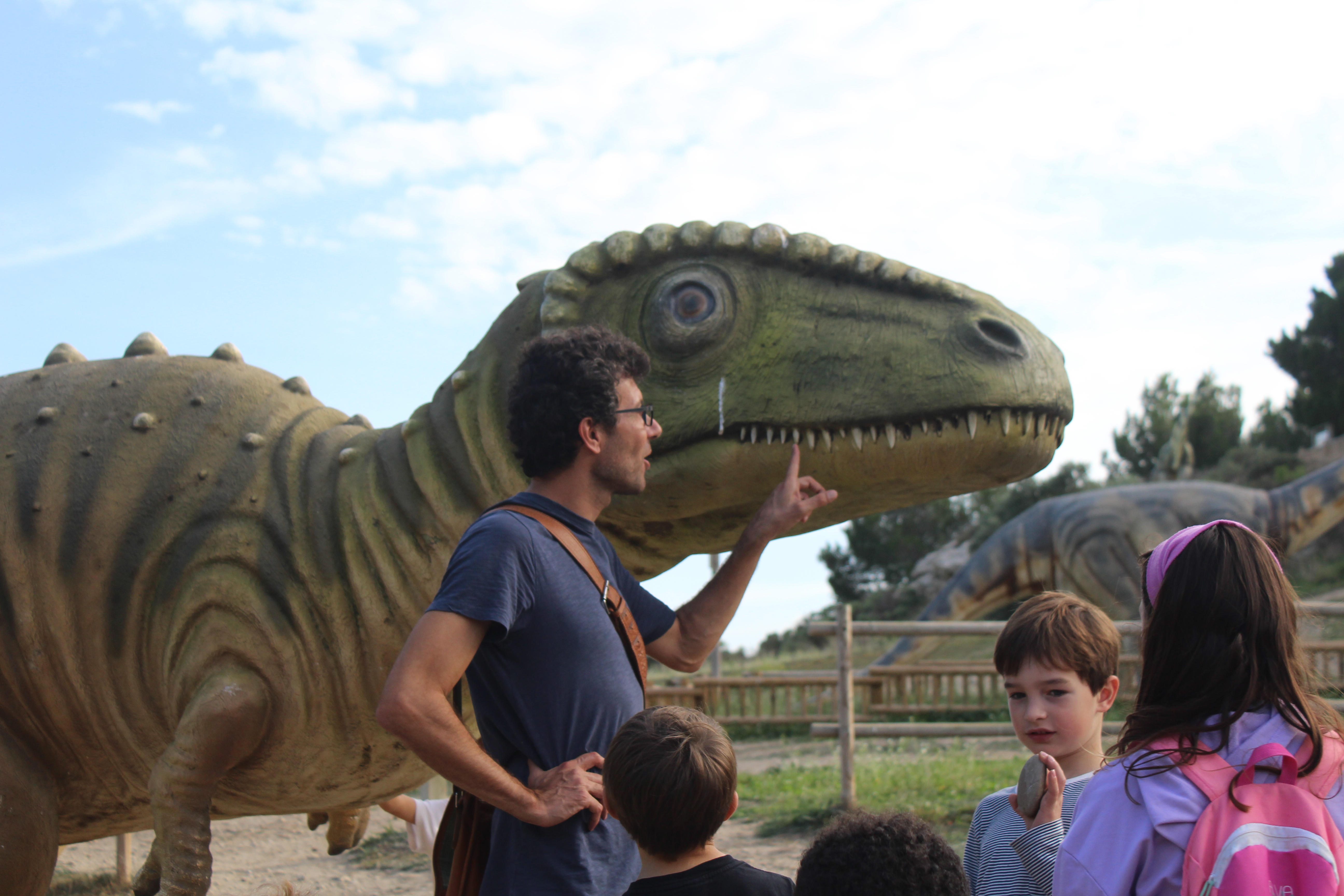 	Club Tourisme, visites commentées des dinosaures et du patrimoine istréen - © Office de Tourisme d'Istres