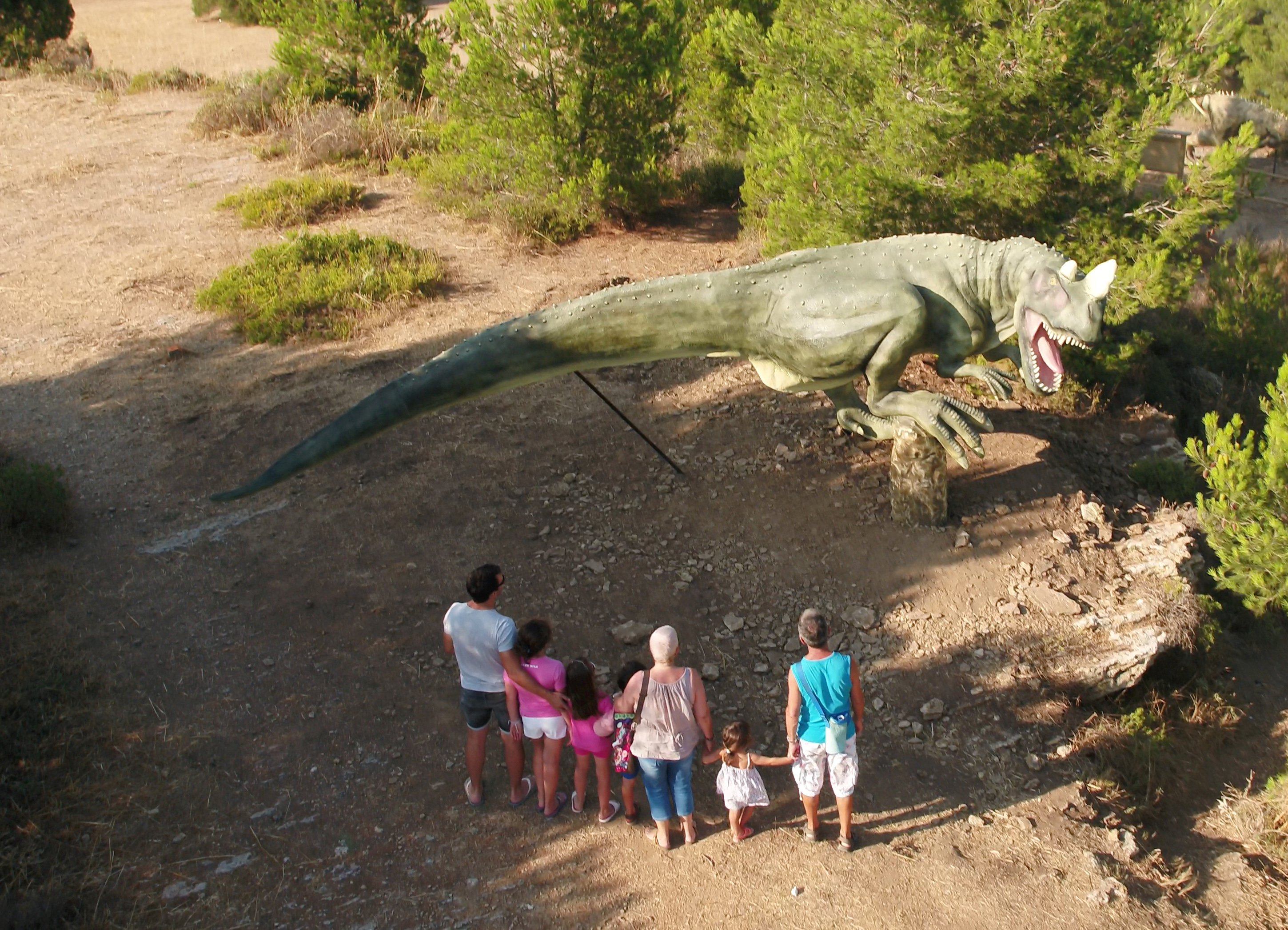 Dinosaur'Istres sur la colline préservée du Castellan