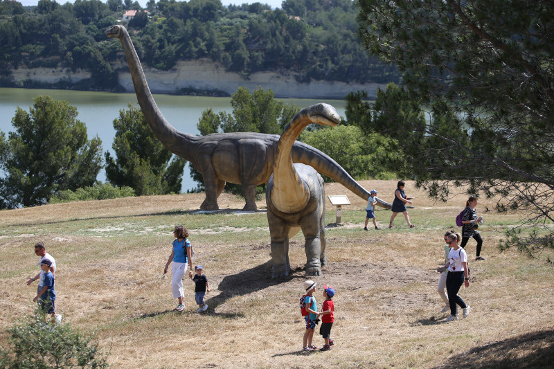 Le monde perdu des dinosaures renaît à Istres