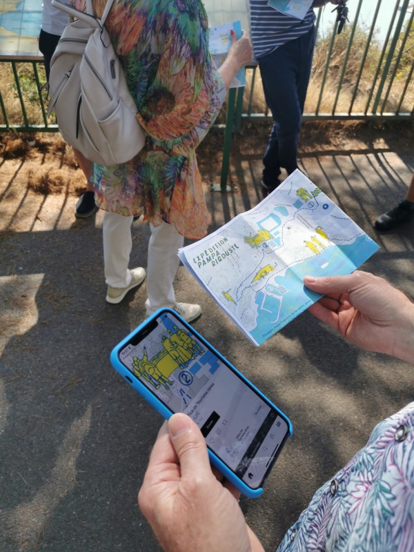 carte_et_tel.jpeg carte_et_tel.jpeg