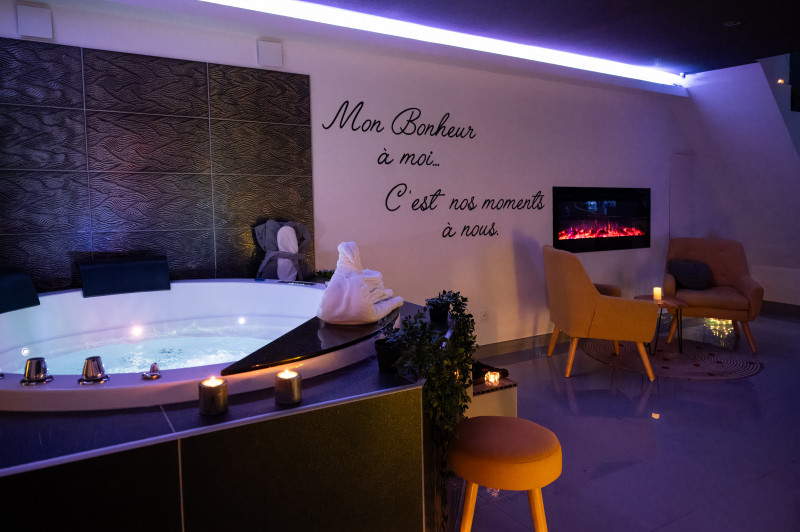 ok_essai2_contemporaine_loveroom_istres_ja_1.jpg