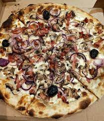 LES PIZZAS TOQUEES LES PIZZAS TOQUEES