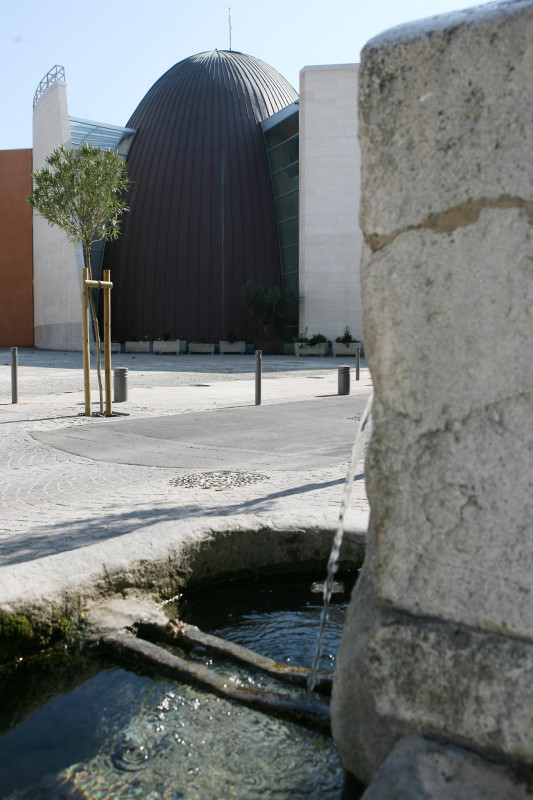 eglise_ste_famille_fontainepatio.jpg