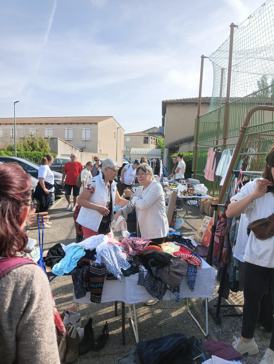 Vide-greniers du CIQ Pont de Canadel_Istres