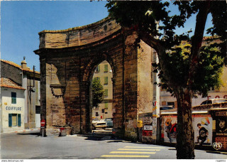 porte_d_arles_avant.jpg