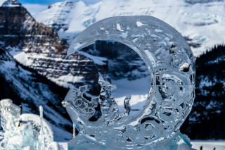 Réalisation de sculptures sur glace_Istres - © John Bakator sur Unsplash Réalisation de sculptures sur glace_Istres