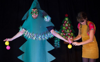 Le Noël des bambins - conte « Toc toc Noël »_Istres - © Cie Poisson Pilote Le Noël des bambins - conte « Toc toc Noël »_Istres