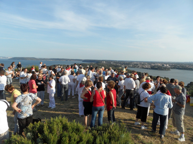 Porteurs de la flamme de la Saint Jean_Istres