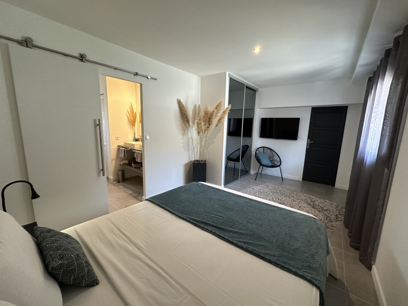 Location BERNARD_Istres