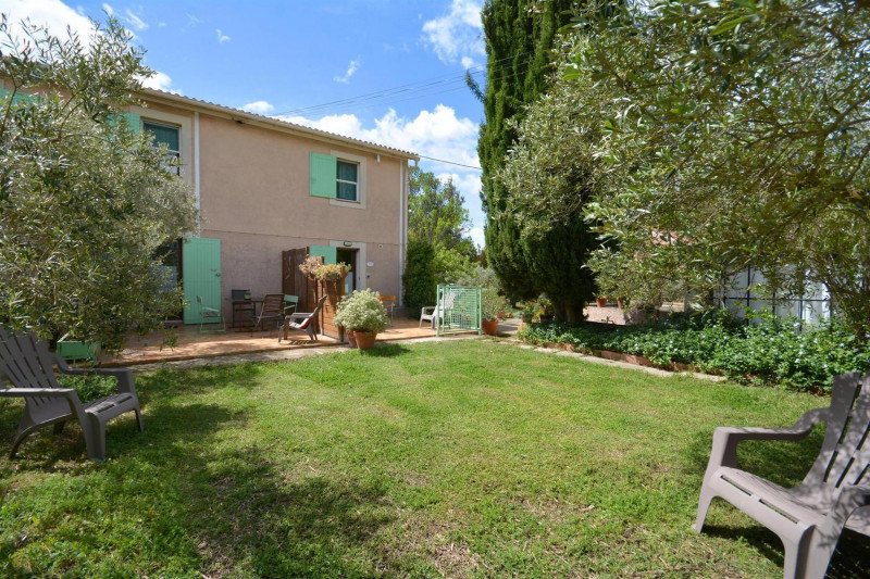Vue du jardin commun - © Gîtes de France Vue du jardin commun