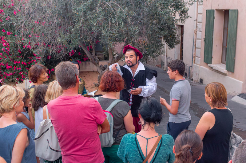 The Strange Visits: Magic in the Historic Centre_Istres - © A.Guarese - OT Istres The Strange Visits: Magic in the Historic Centre_Istres
