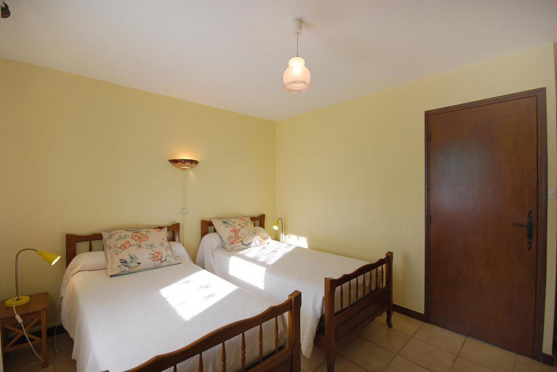chambre à deux lits au 1er étage - © Gîtes de France chambre à deux lits au 1er étage