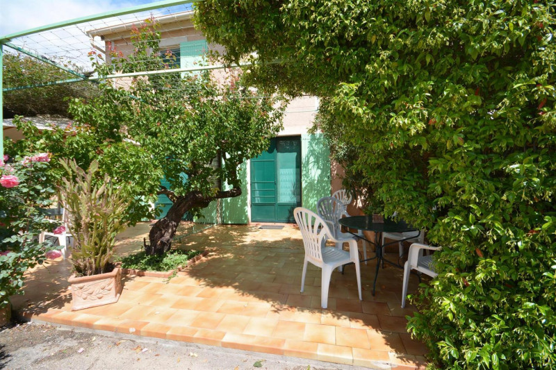 Terrasse côté sud - © Gîtes de France Terrasse côté sud