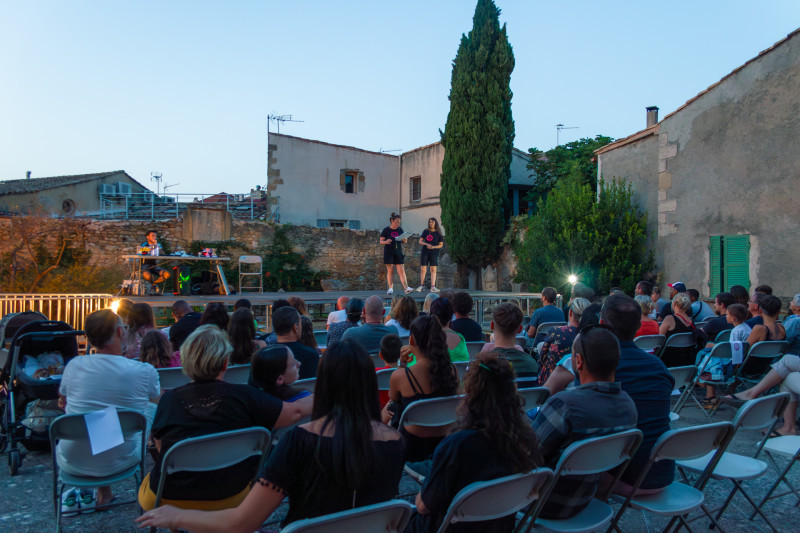 800x600-241676-soiree-impro-avec-impro-istres-juillet-2023-aurore-2-242188 800x600-241676-soiree-impro-avec-impro-istres-juillet-2023-aurore-2-242188