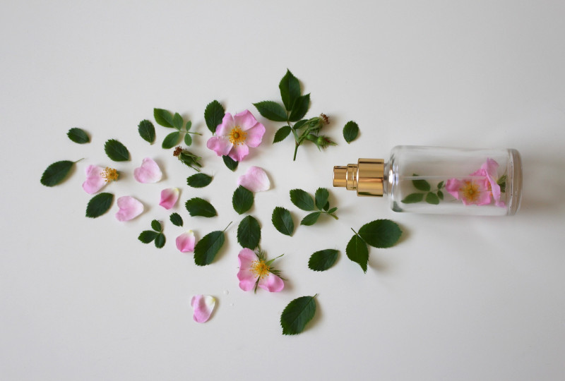 scent-of-roses-g5adf5556d-1920-211475